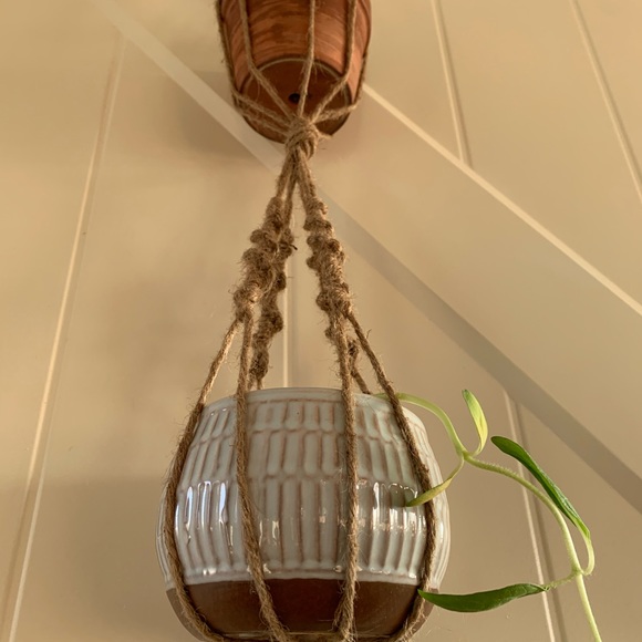 Macrame Plant Hanger - Picture 7 of 7